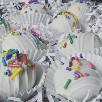 Cake Bites: Drizzled +/ Sprinkled