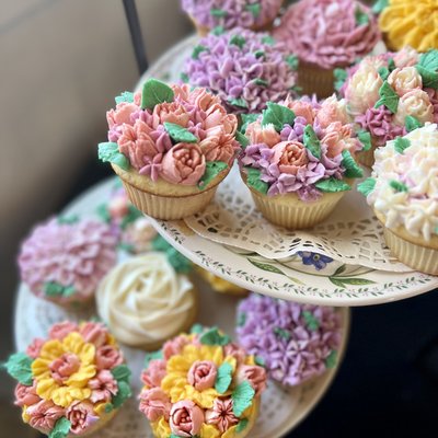 Custom Cupcakes 