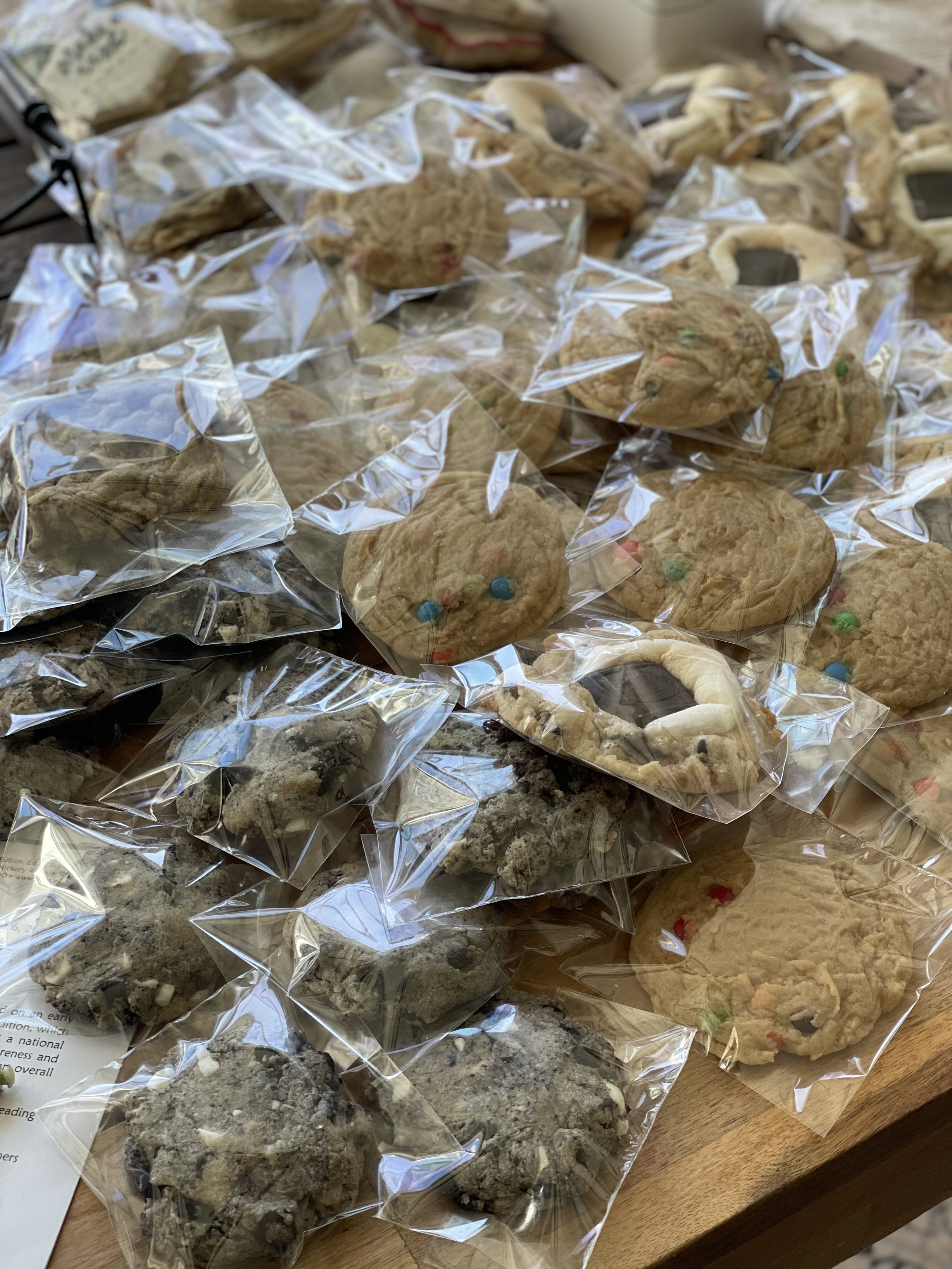 Assortment Gourmet Box - Half Dozen