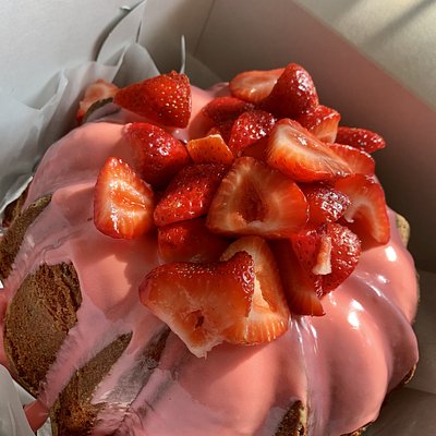 Fresh Strawberry Cream Cheese Pound Cake