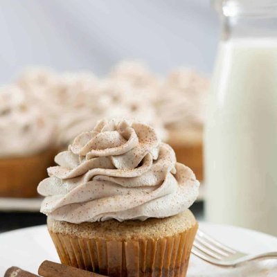 Vanilla Cinnamon Sugar Swirl Cupcake (Standard)