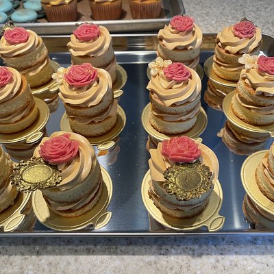 Single 2 Layer Mini Cakes