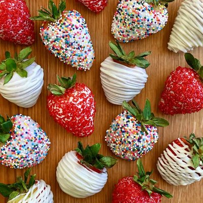 Chocolate Dipped Strawberries 