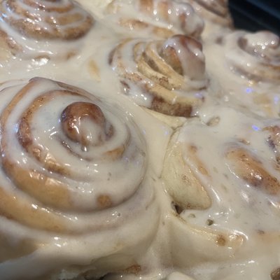6 Cinnamon Rolls