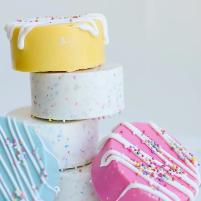 Cake Pucks 
