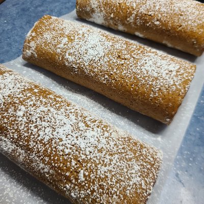 Pumpkin Roll With Maple Cream Cheese Filling