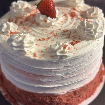 Strawberry Crunch Cake