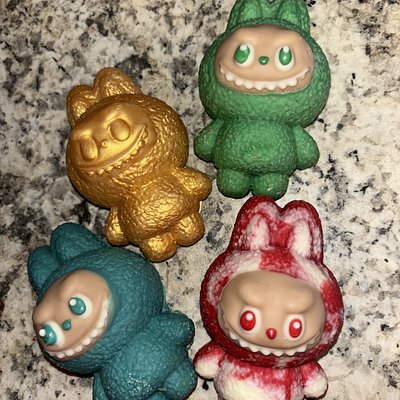 Labubu Hot Cocoa bomb Or Dubai Chocolate bar