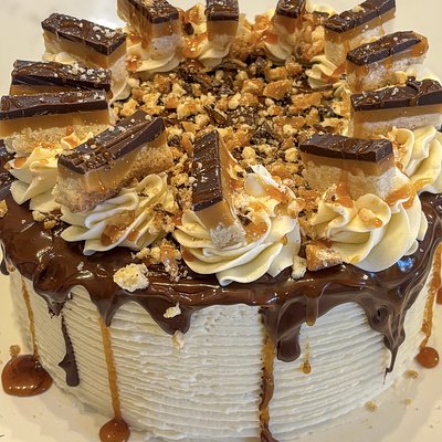 8” Round Twix Cake 