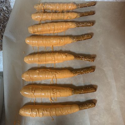 chocolate covered pretzels 