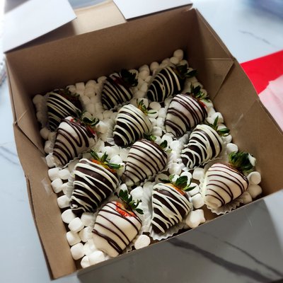 Chocolate covered strawberries 