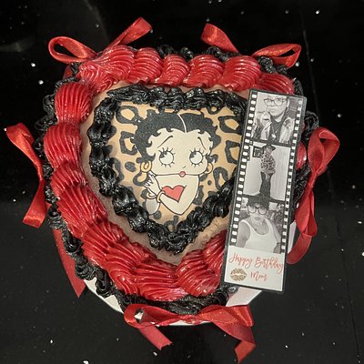 6 Inch Heart Cake 