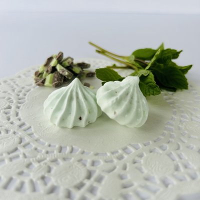 Mint Chocolate Fudge Meringues 50 Pieces Tub GLUTEN FREE