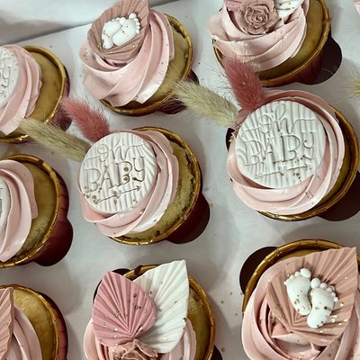 Cupcakes (themed)