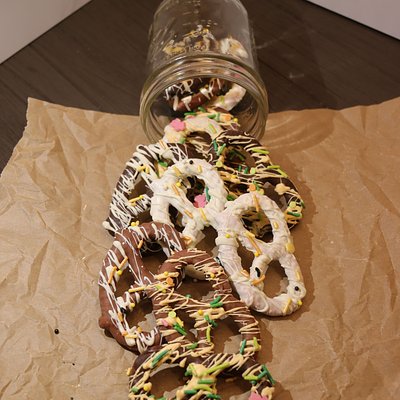 Large Pretzel Twists - Hand-Dipped