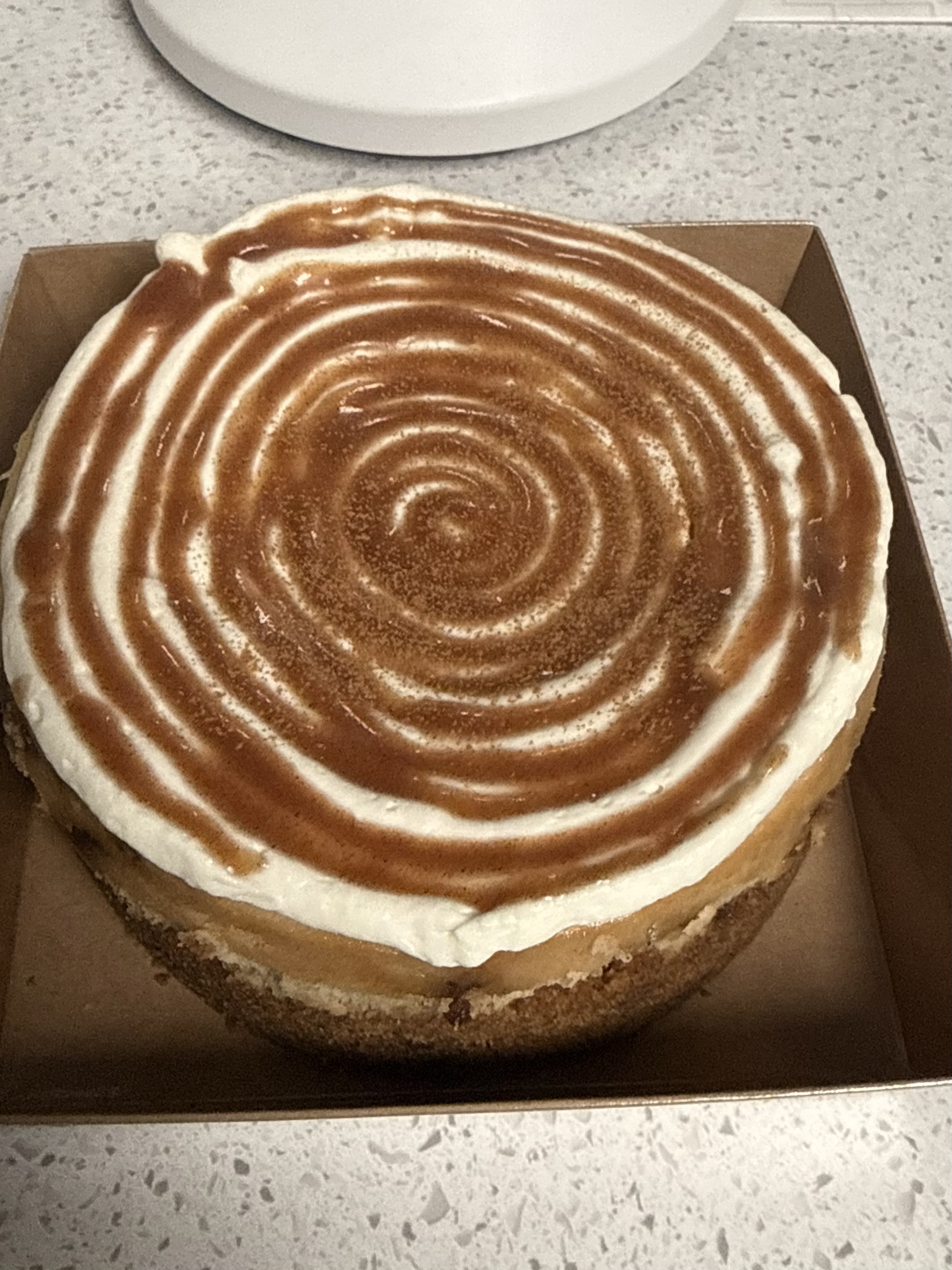 Cinnamon Roll Cheesecake 
