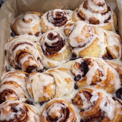 Ember Swirl Cinnamon Roll 4 Pk