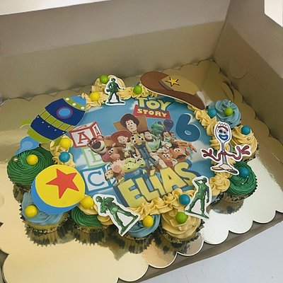 Pull-Apart Cupcakes (24)