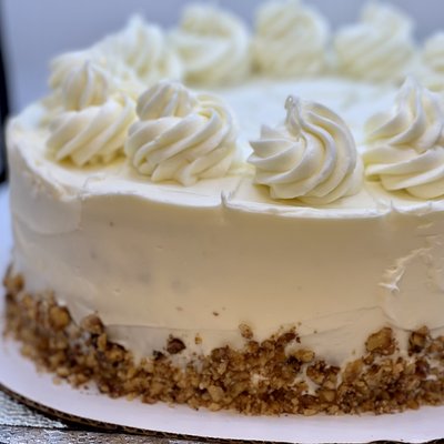 9” Double Layer Cake (8-12)