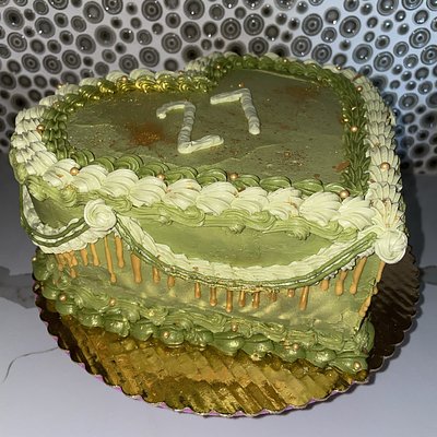 9” Double Layer Heart Cake 