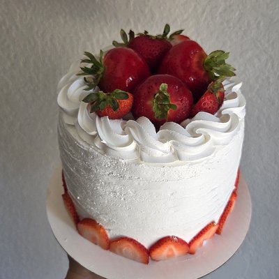 Strawberry Tres Leches Cake (6"2 Layer) 