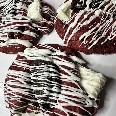 Red Velvet Cookies & Cream 4+oz