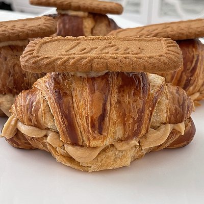 Biscoff Mascarpone Cream Croissants 