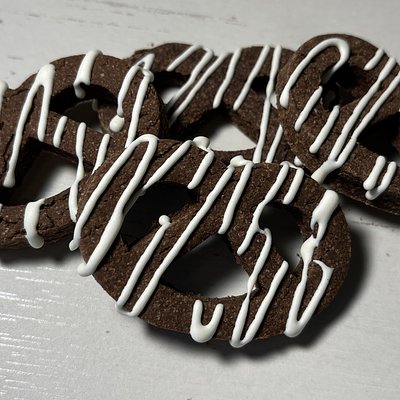 Carob Yogurt Drizzled Pretzels 4 Oz