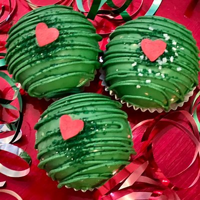 Grinch Cocoa Bombs