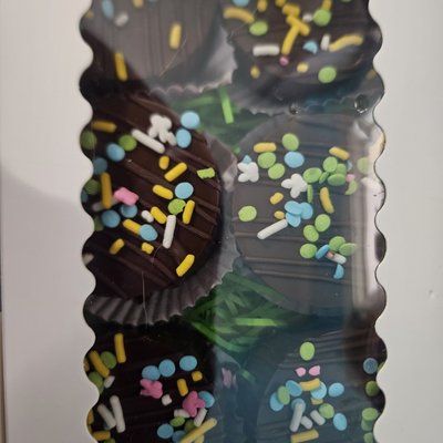 6 Mint Chocolate Covered Oreos 
