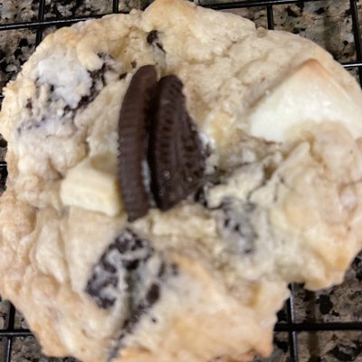 Oreo White Chocolate Chunk Gourmet Cookies