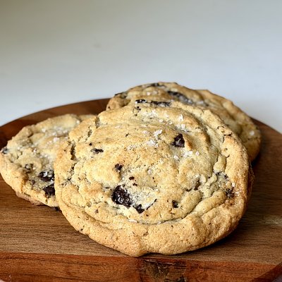 “The Midnight Hive” Cookies 