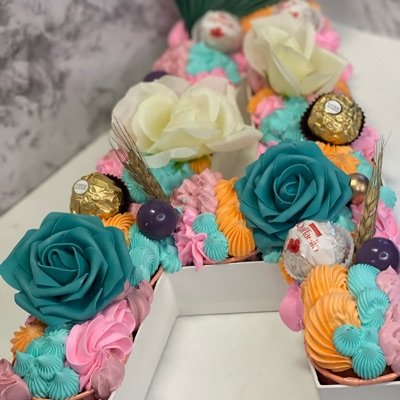 Letter Cupcake Box