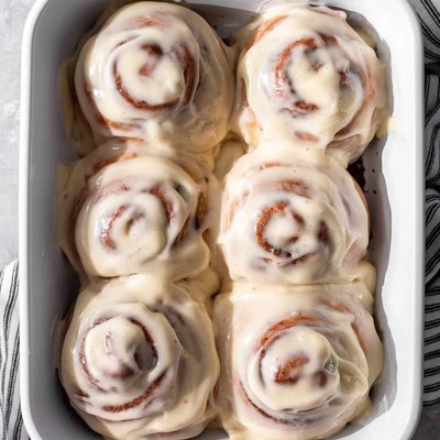 Buttermilk Cinnamon Rolls - Half(6) / Full(12)