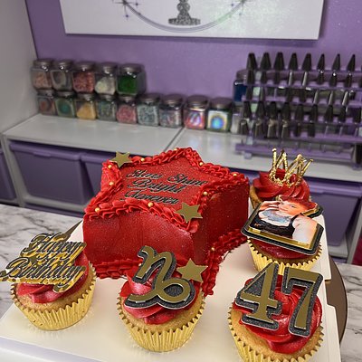 Party Board 6” Cake w/ 5 Cupcakes 