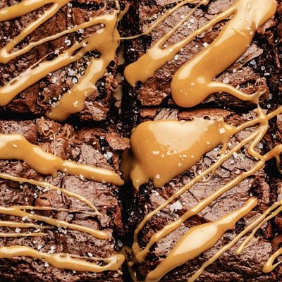 Deluxe Brownie Box ✨ (Topped & Drizzled)