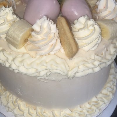 Custom Cakes 🎂 