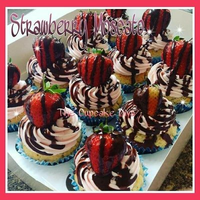 Strawberry Moscato Cupcakes 🍓
