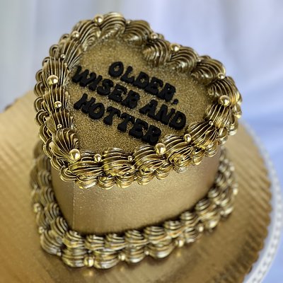 GOLD Vintage Cake