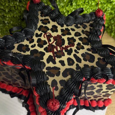 Unique Shaped Cakes 