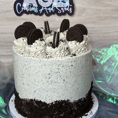 8” Oreo Dream Cookies & Cream      (serves 20-25)