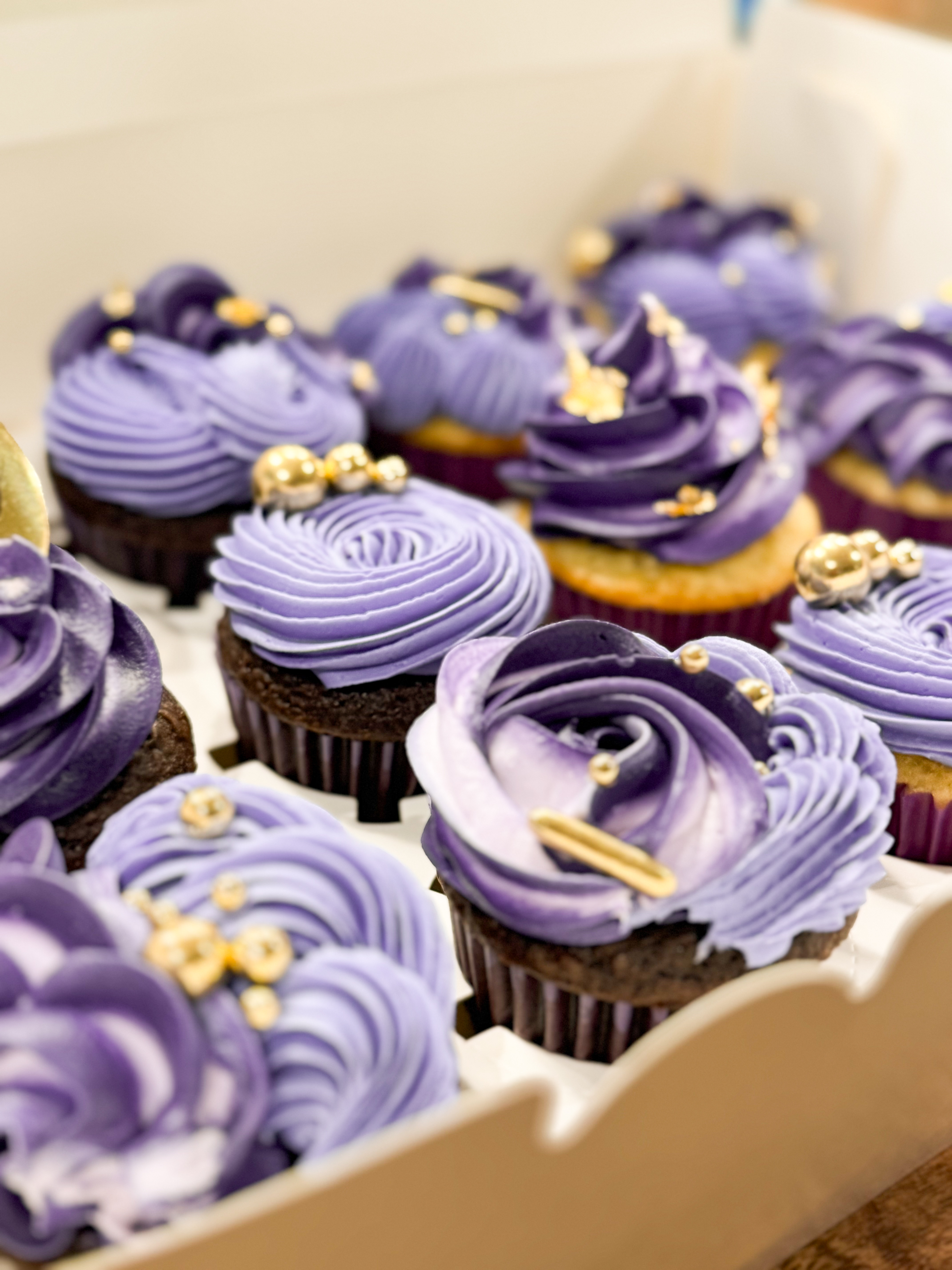 12 Cupcakes