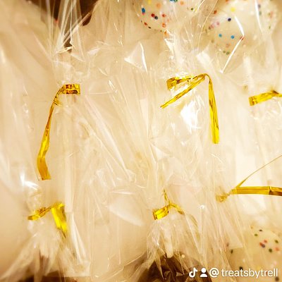 6 Cake Pops