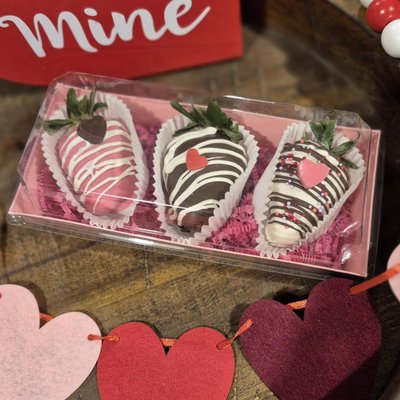 3 Count Chocolate Covered Strawberries 🍓 