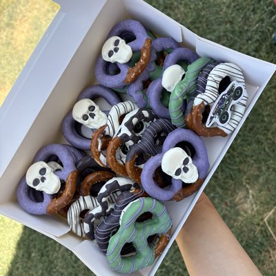 Dipped Pretzels 