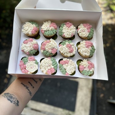 Mixed Designed Cupcakes 