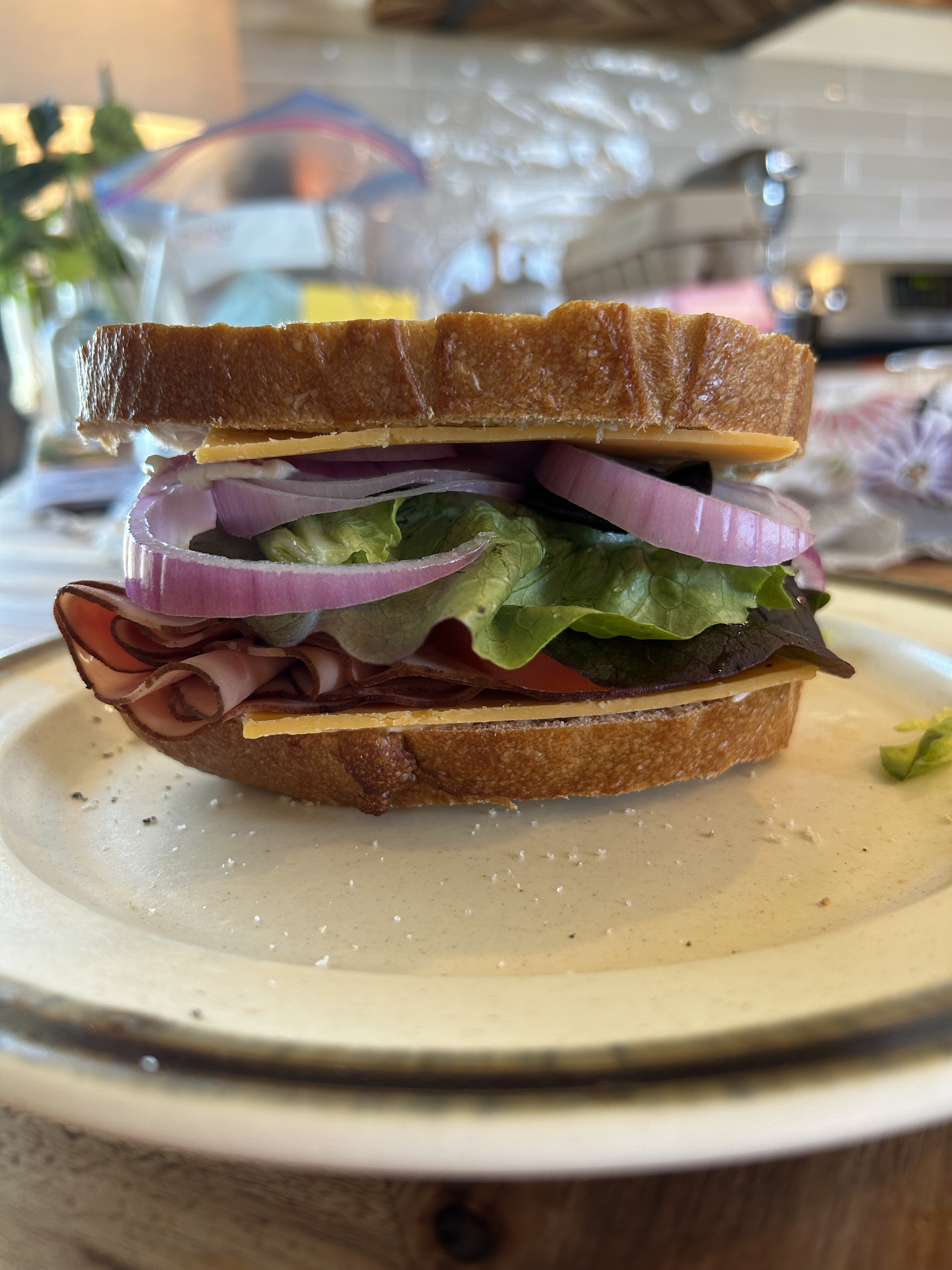 FARMHOUSE SANDWICH BREAD