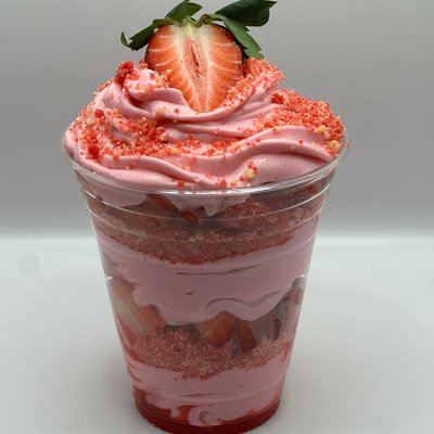 Strawberry Cheesecake Cups 🍓
