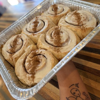 1/2 Dozen Regular Cinnamon Rolls 