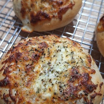 Italian Herb & Cheese Bagels - 6 Pack